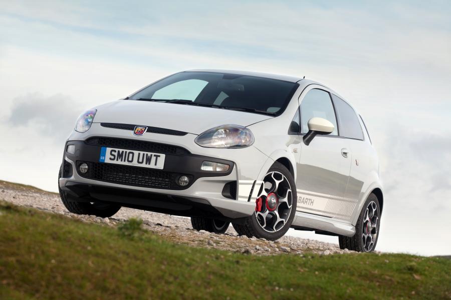  Abarth Punto Evo (199) 2010 года  (UK) (фото 12 из 45)